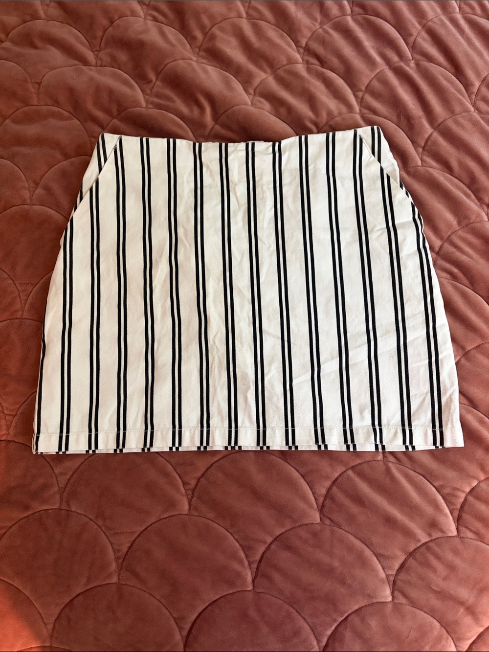 Forever 21 Black & White Vertical Stripe Mini Skirt